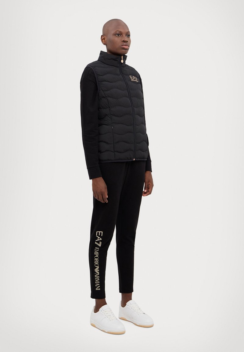 EA7 Emporio Armani JACKET - Brezrokavnik - black