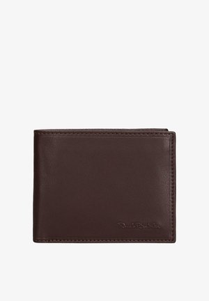 Portefeuille en cuir marron avec une texture lisse, design pliable en deux et apparence minimaliste. Caractérisé par des coutures discrètes et un logo embossé.