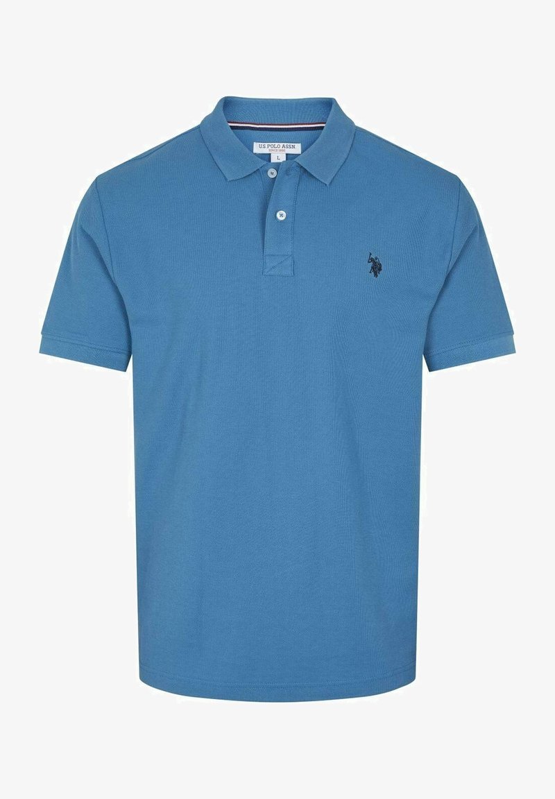 Polo bleu en coton texturé, avec un col, une patte de boutonnage à deux boutons et un petit logo noir sur la poitrine gauche.