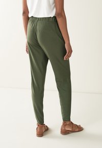 Next JOGGERS - Trainingsbroek - khaki