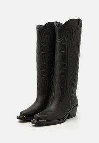 Alma en Pena Cowboy/biker ankle boot - black