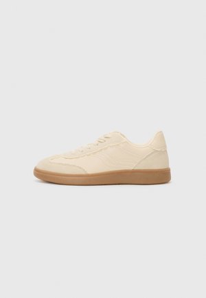 Baskets basses - beige