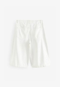 Unselected, white