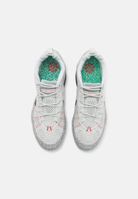 Nike Sportswear AIR VAPORMAX 2023 FLYKNIT - Trainers - light silver/smoke grey/picante red/anthracite