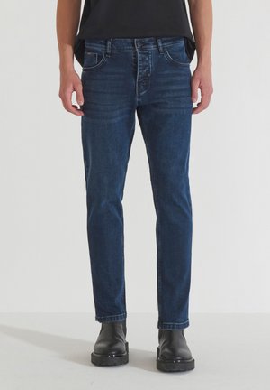 ARGON ANKLE LENGHT FIT IN ICONIC BASIC - Vaqueros slim fit - blue denim