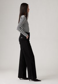 Thumbnail Image 4