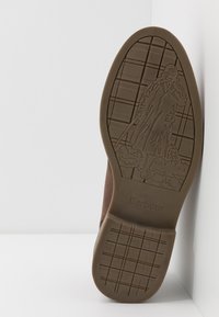 Barbour READHEAD CHUKKA BOOT - Pantofi casual cu șiret - tan