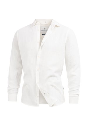 Cămășă albă cu mâneci lungi dintr-un material texturat, cu guler cu butoane, având butoane bej deschis și un logo mic pe piept.