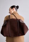 BERENICES  - Bolso shopping - chocolate