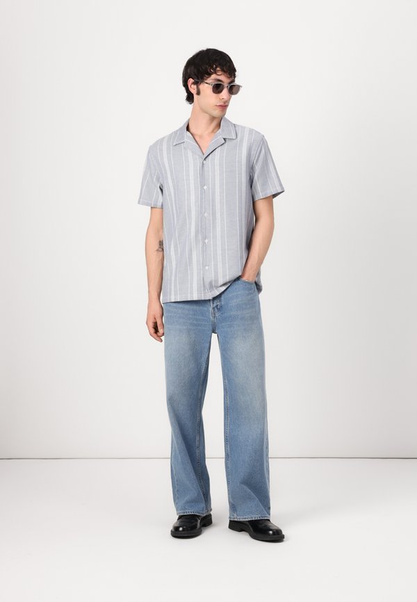 TEXTURED CAMP SHIRT - Shirt3