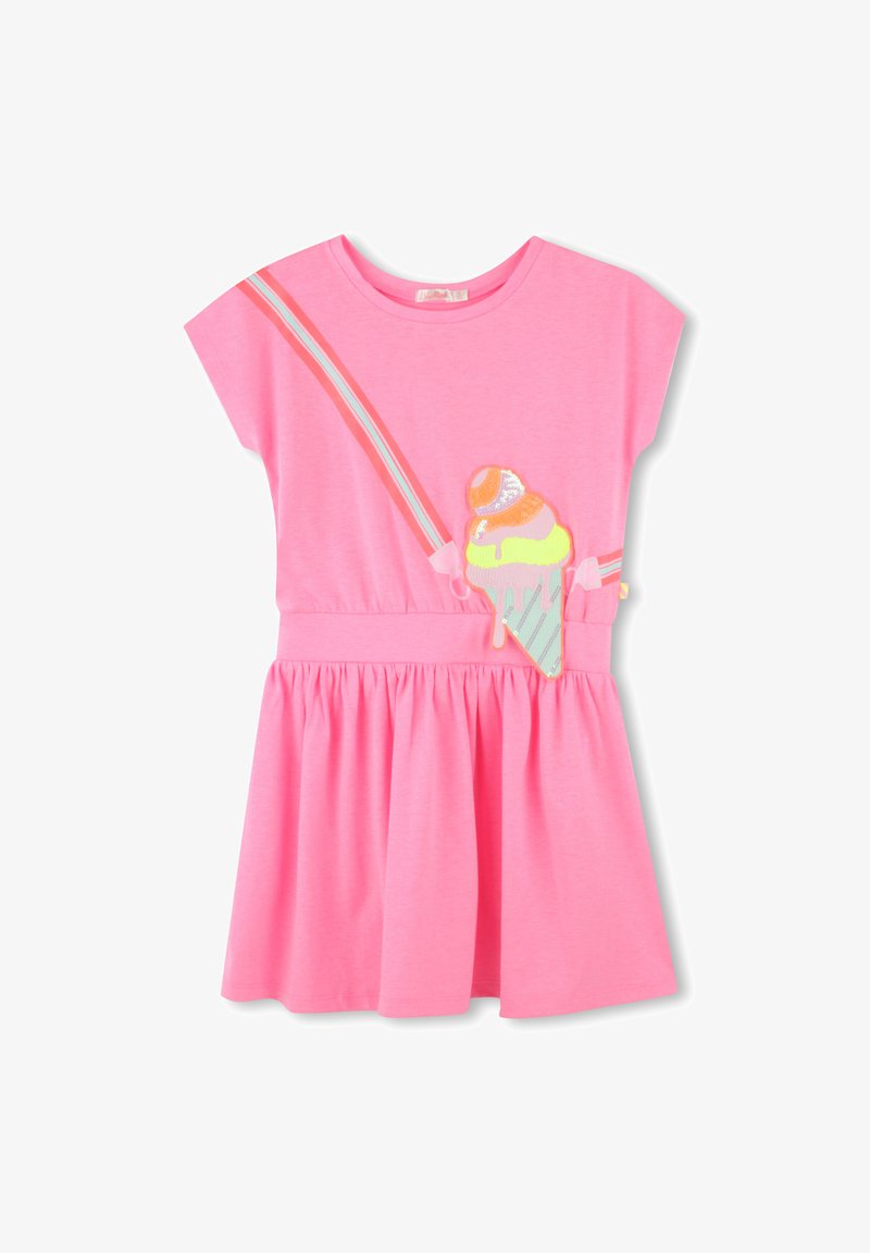 Roze katoenen jurk met korte mouwen, voorzien van een ijsje-applicatie en kleurrijke gestreepte accenten op één schouder en rond de taille.