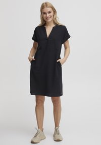 Oxmo OXANETTE - Dnevna obleka - black