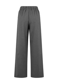 Wijdvatte broek van donkergrijze stof met een elastische tailleband. Heeft een gladde textuur en geen zichtbare patronen of hardware.