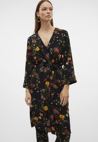 VMEASY BELOW KNEE KIMONO - Suvejakk - black