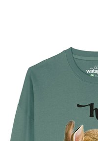 Groene organische katoenen sweatshirt met een ronde hals, voorzien van een konijnafbeelding en het woord "hi" in een speels lettertype dichtbij de halslijn.