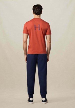 HERITAGE RALLY UJK  - T-shirt imprimé - burnt orange