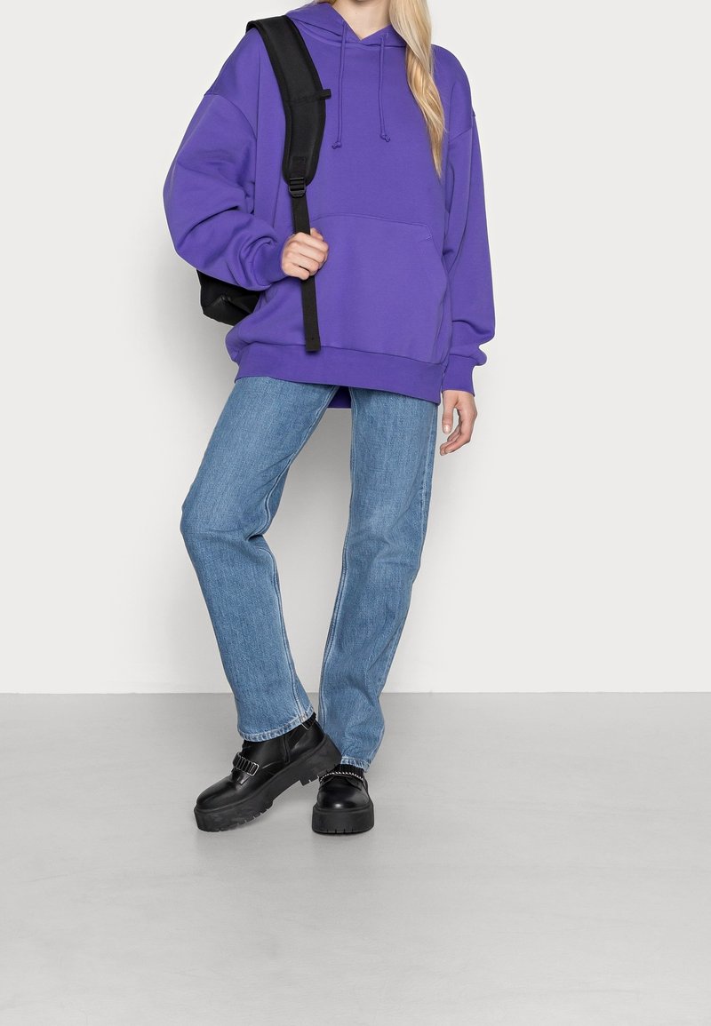 Sweat à Capuche Weekday Violet Unisexe Taille S – Pull Polaire Occasion