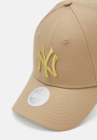 New Era 9FORTY NEYYAN   - Cap - light beige