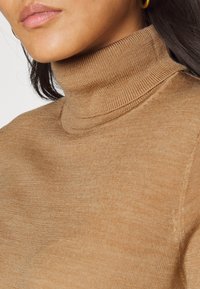 GAP Jersey de punto - camel