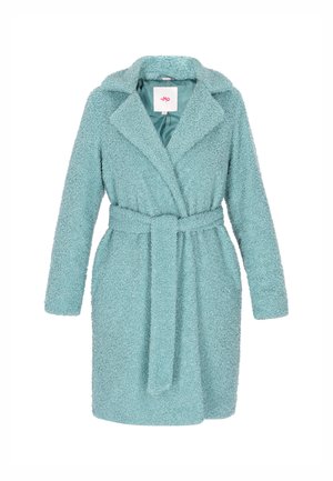 Tyrkysový texturovaný župan s šálovým límcem, dlouhými rukávy a ladícím zavazováním. Měkká tkanina s nadýchaným vzhledem.