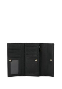 Melnas ādas trīskāršu maks ar vairākiem karšu slotiem, caurspīdīgu ID logu, rāvējslēdzējam monētu nodalījumam un pogu aizdariem.