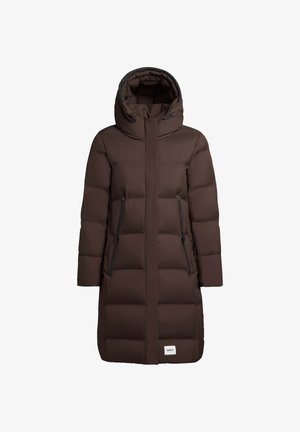 Pruun puhvjakas kõrge kraega ja reguleeritava kapuutsi ning kahe lukuga küljetaskuga. Esiküljel on ristkülikukujuline brändipatch.