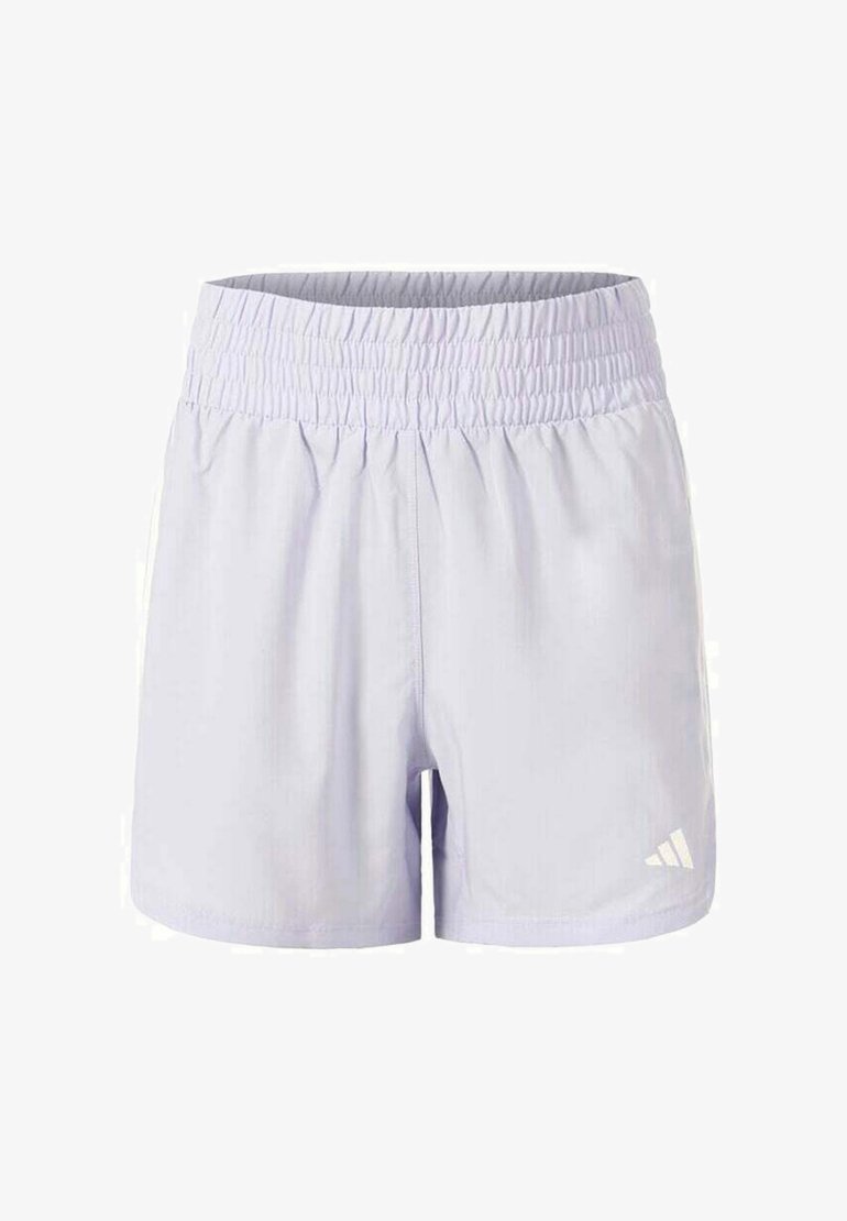 Shorts de sport violets clairs fabriqués en tissu doux et léger. Dotés d'une taille élastique et d'un petit logo blanc en bas à droite.