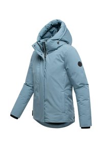 Gaiši zils izolēts jackets ar kapuci, ar rāvējslēdzēju priekšā, spiedpogu aizdari un uzšuvumu uz piedurknes; gluda tekstūra un pieguļošs dizains.