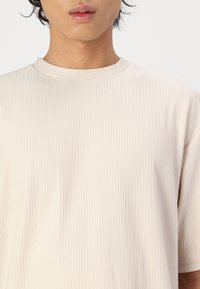 Only & Sons ONSFRED RELAXED PLIZZE TEE - Βασικό μπλουζάκι - moonstruck