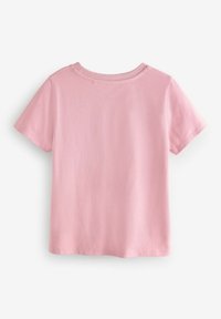 Tricou roz cu mânecă scurtă, fabricat din bumbac moale, având un guler clasic și o textură simplă, netedă.