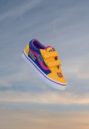Vans, VANS X KPOP DEMON HUNTERS RUMI UNISEX - Маратонки - yellow