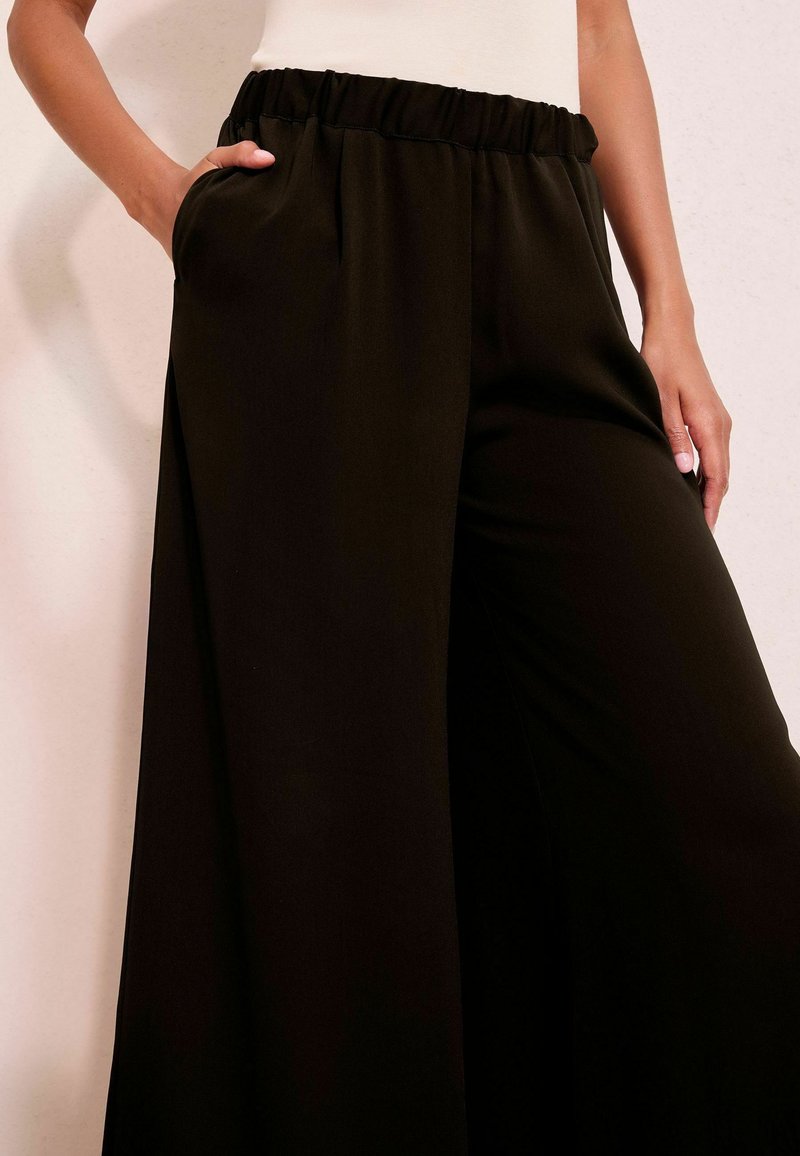 Friends Like These SUPER WIDE PALAZZO LEG ELASTICATED WAIST