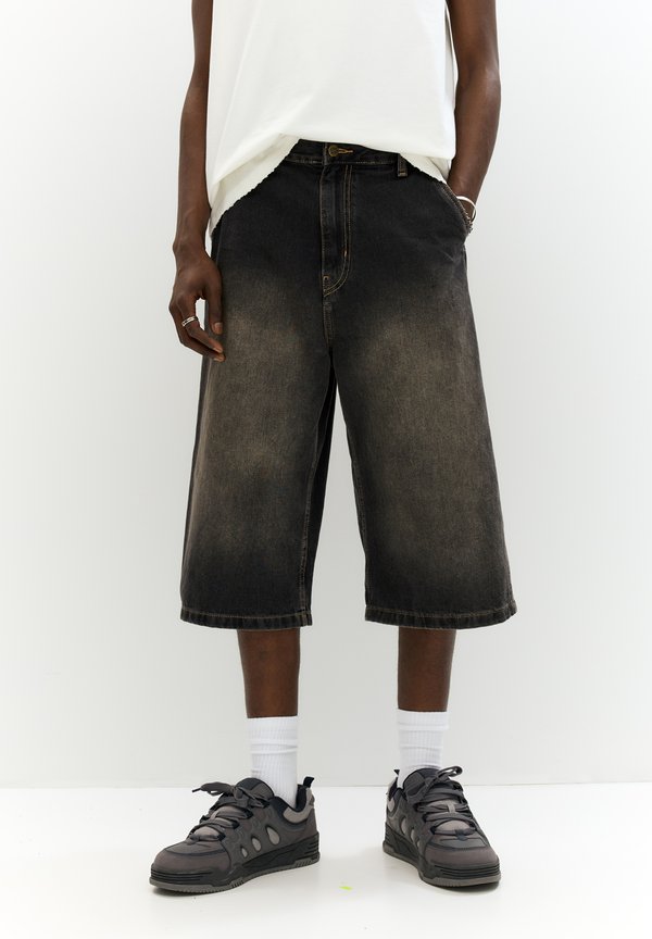 SUPER BAGGY - Jeans Shorts