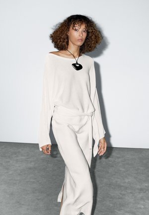 BOAT NECK LONG SLEEVE - Strickpullover - beige