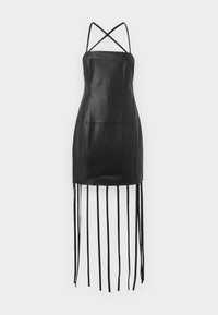 Rochie din piele neagră cu bretele subțiri încrucișate pe spate, corset ajustat și detalii cu franjuri care atârnă de margine. Textură netedă și design minimalist.
