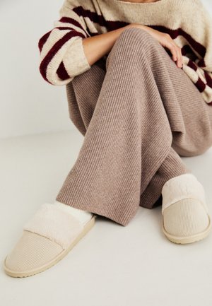 ONLBREEZE - Slippers - beige