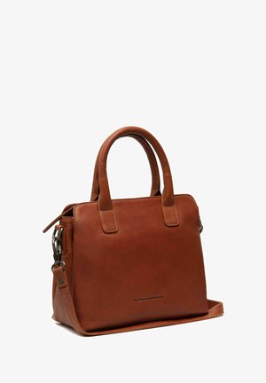 Braune Lederhandtasche mit doppelten Griffen, verstellbarem Schulterriemen, glatter Textur, rechteckiger Form und dezentem Logodetail auf der Vorderseite.