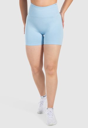 Lichtblauwe sportshorts, hoog in de taille, met ribbelband, zachte textuur, aansluitend ontwerp, met een gladde zoom en zonder zichtbare versieringen.