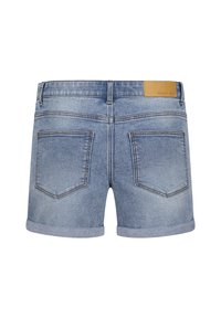 Lichtblauwe denim shorts met een opgerolde zoom, twee achterzakken en een lichtbruine label aan de tailleband met de merknaam.