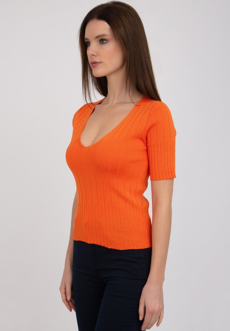 Damen T-Shirts | Sir Raymond Tailor MIT V AUSSCHNITT T-Shirt basic orange - YS35473 Damen T-Shirts | Sir Raymond Tailor MIT V AUSSCHNITT T-Shirt basic orange - YS35473