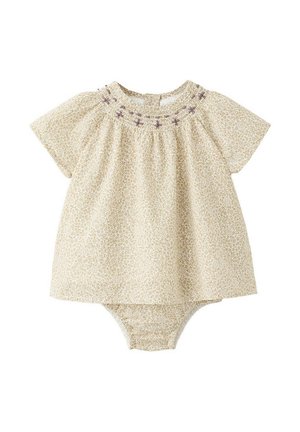 Robe-ensemble beige pour bébé avec manches courtes, motif floral, encolure froncée et détails brodés violets sur le plastron avant.