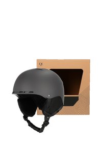 Sort mat mat hjelm med blød indvendig polstring, lufthuller og justerbar nakkestrop. Viset sammen med en brun papkasse med udskæring.
