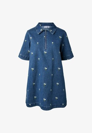 Denim-Kurzarmkleid mit Kragen, Frontreißverschluss und kleinen weißen Blumenmustern, die gleichmäßig über den Stoff verteilt sind.