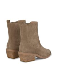 Botas de tobillo de ante marrón con un tacón apilado, que presentan detalles de costura vertical en los lados y un diseño de punta redondeada.
