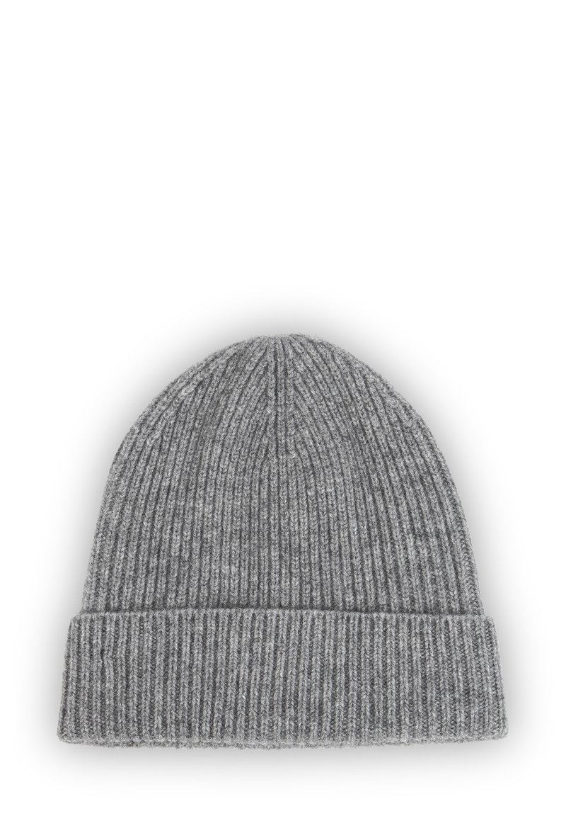 Szara prążkowana dzianinowa czapka typu beanie z podwiniętym mankietem, o miękkiej fakturze i zaokrąglonym czubkiem, zaprojektowana dla ciepła i komfortu.