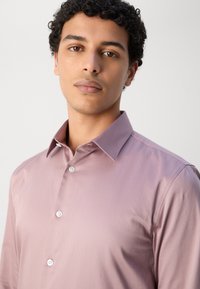 Lindbergh PLAIN - Button down-skjorte - lavender