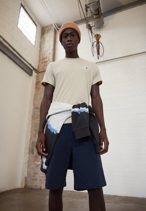 LABEL TEE - Basic T-shirt - savannah sand
