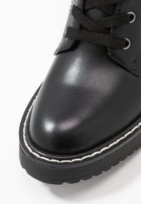 Madden Girl Botines con plataforma - black