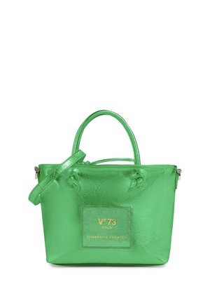 Bolso de mano verde de cuero con doble asa superior, correa de hombro desmontable y parche frontal con texto dorado "V°73 Gold Elisabetta Armellin".