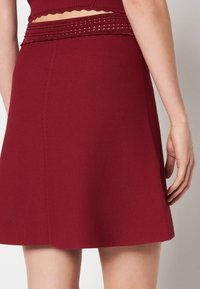 sandro A-linjekjol - dark red